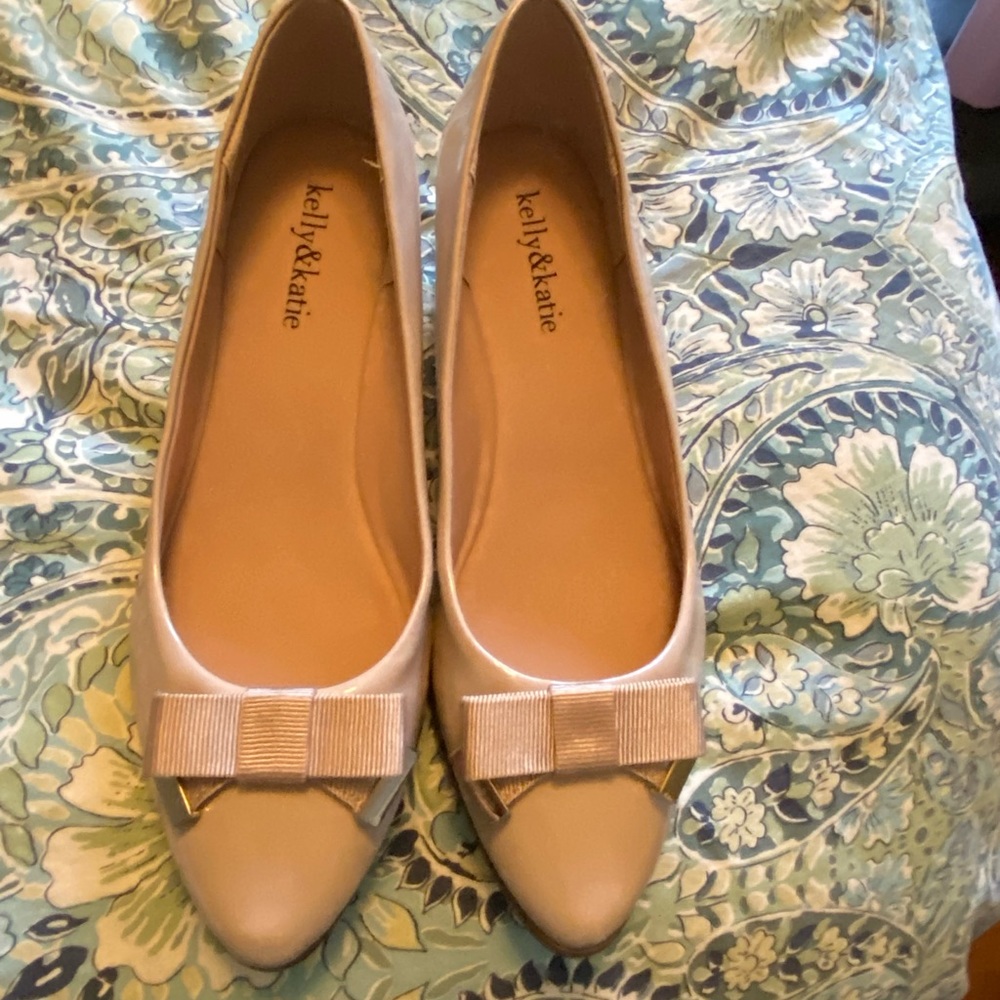 Kelly and Katie Nude Wedge